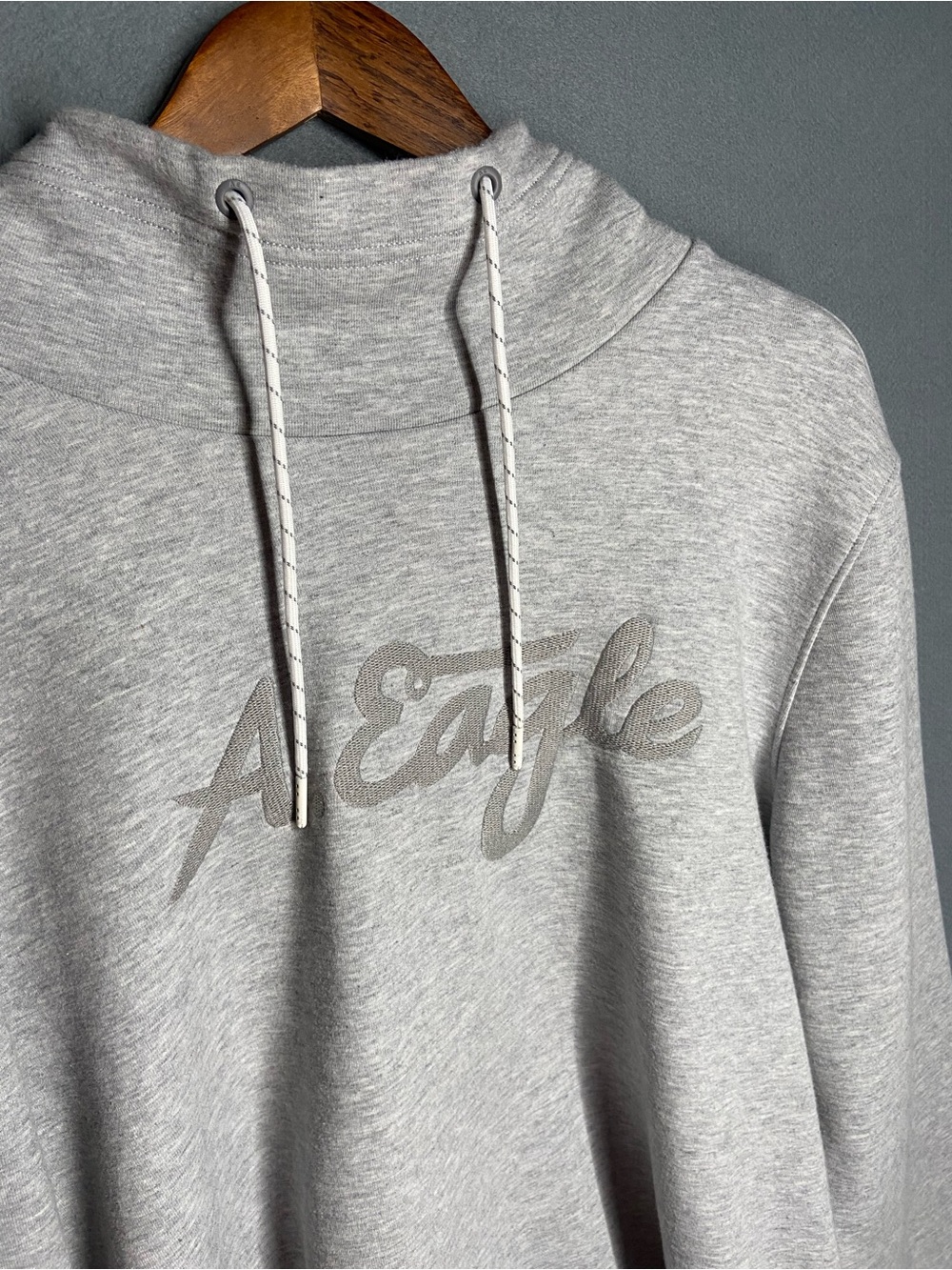 American Eagle Outfitters Light Gray Turtleneck Sweatshirt